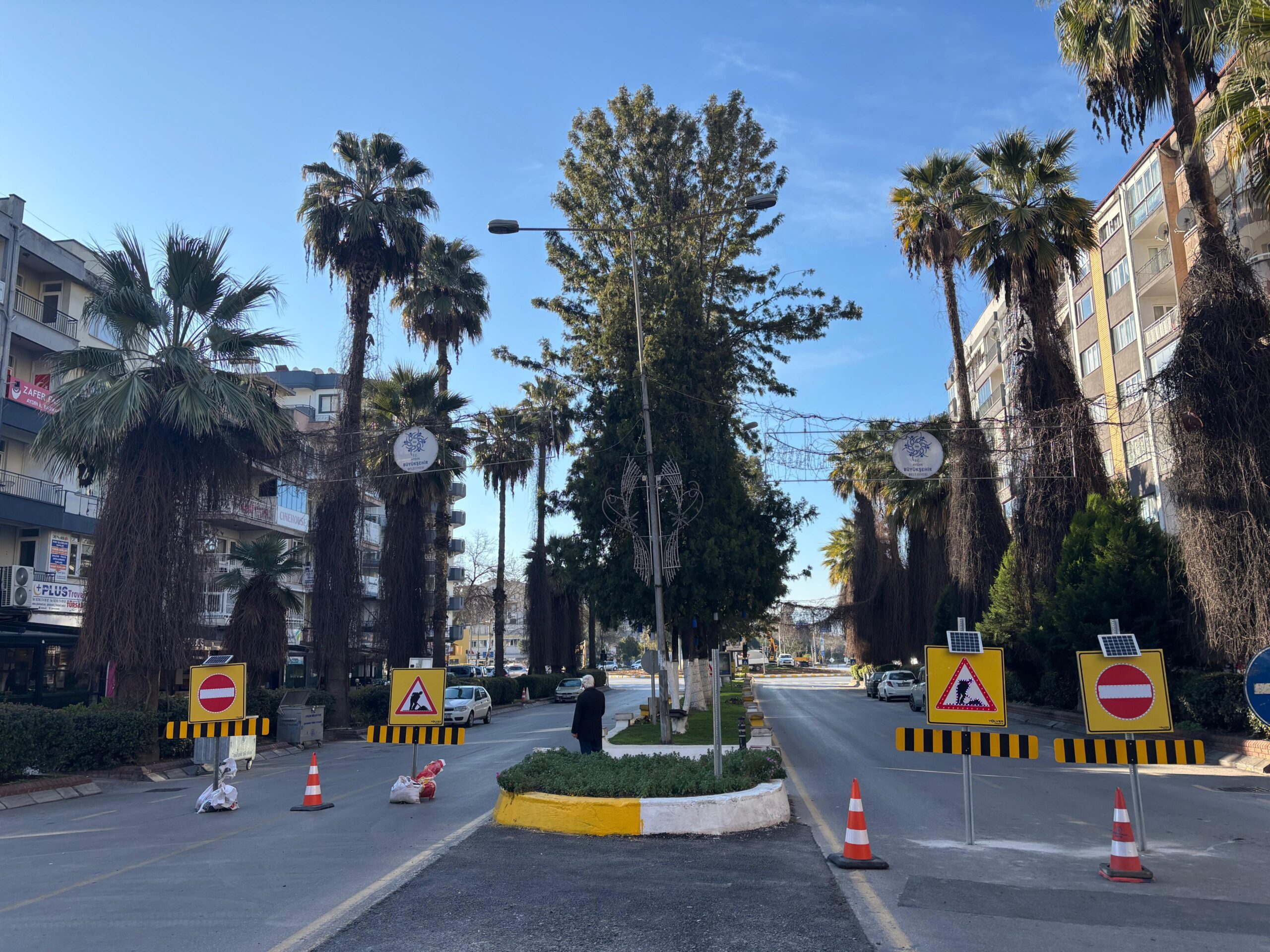 Aydın Büyükşehir Belediyesi’nin kentin en yoğun noktalarından Yeni Dörtyol Kavşağı’nda