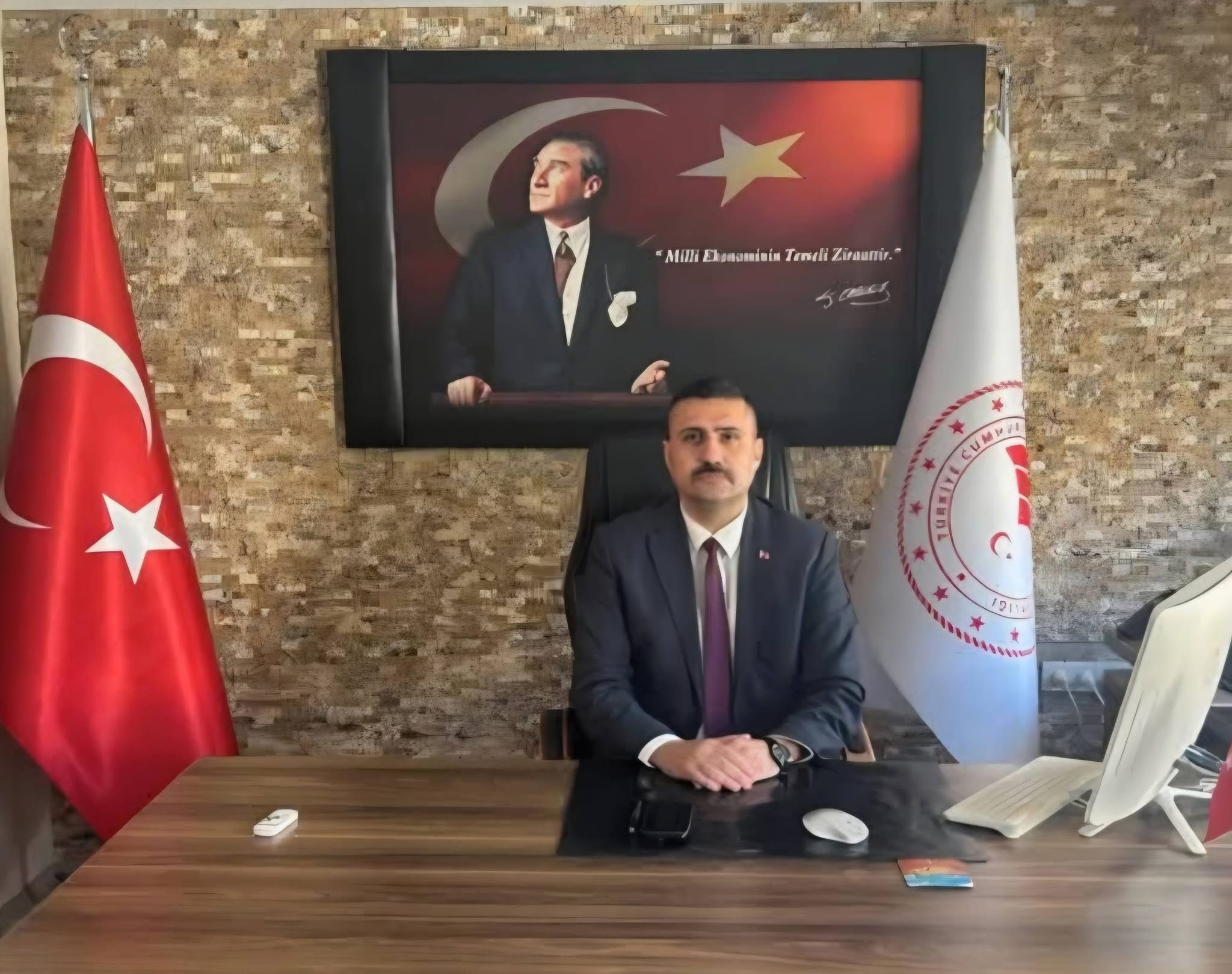 Söke İlçe Tarım ve Orman Müdürü Zeki Berhundi görevinden ayrıldı.
