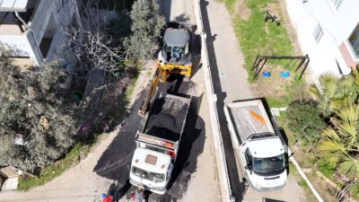 Nazilli Belediyesi Fen İşleri Müdürlüğü ekipleri, Muammer Aksoy Mahallesi’nde yaşanan