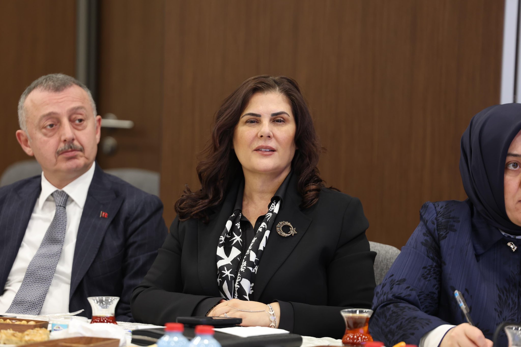 Aydın Büyükşehir Belediye Başkanı Özlem Çerçioğlu, AK Parti Belediye Başkanları